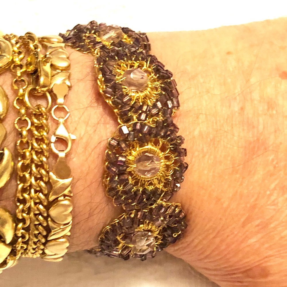 Lavish 18k gold plated mesh Crystals bracelet